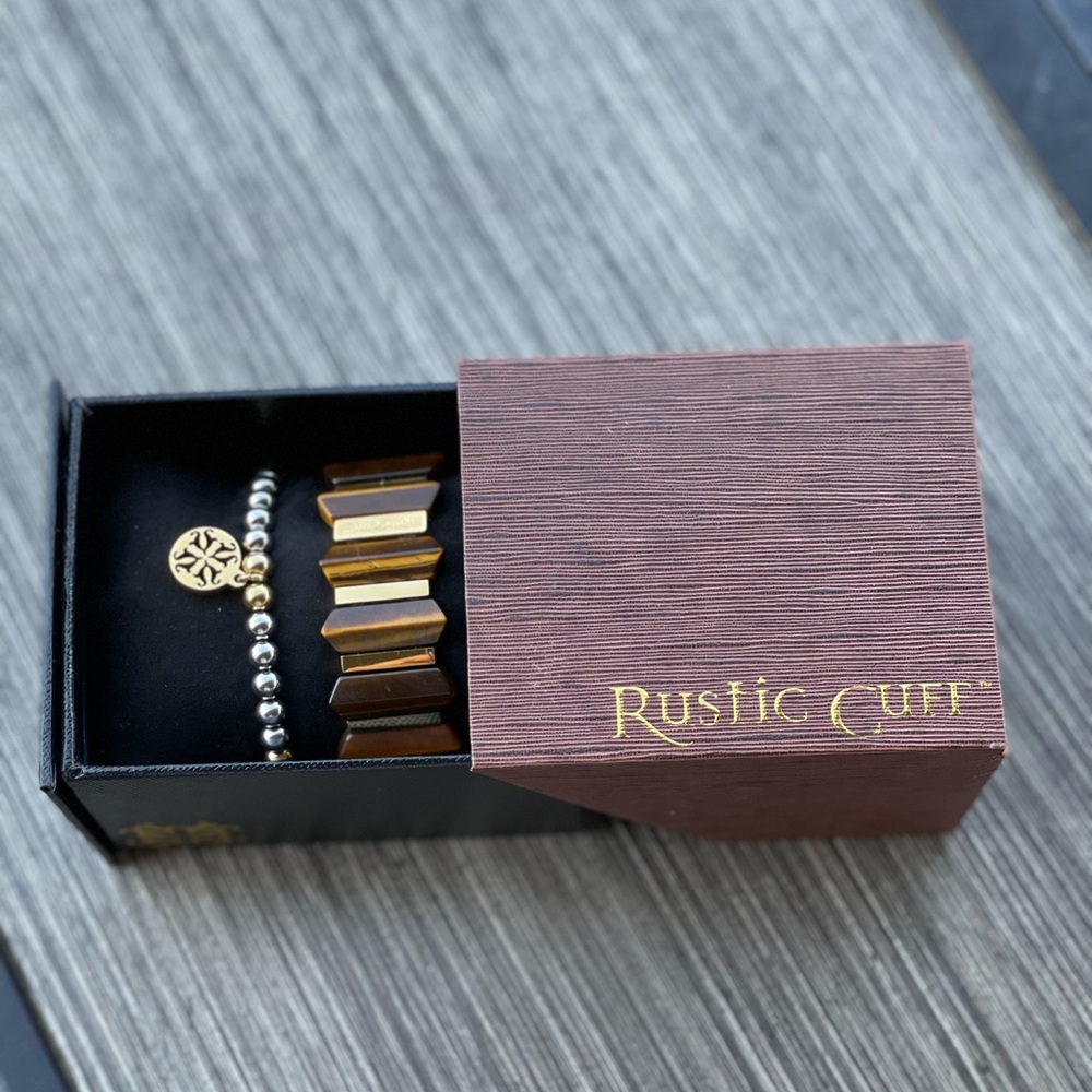 2 piece bracelet set 🤎